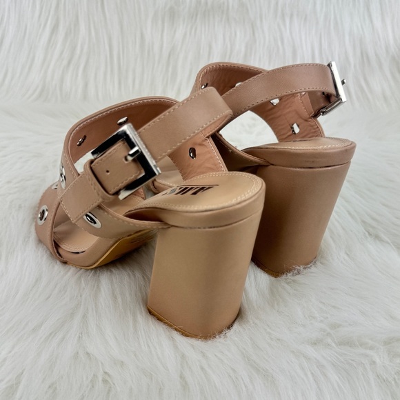 Women's AMS Sarah Silver Grommet Accent Slingback Block Heel Sandals Nude - Picture 4 of 8